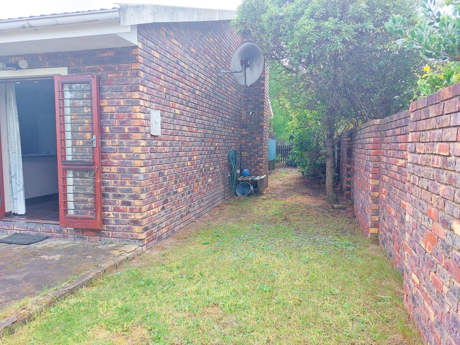 2 Bedroom Property for Sale in The Island Western Cape